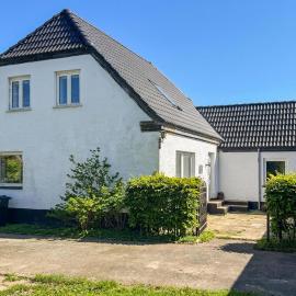 4 Bedroom Cozy Home In Allinge