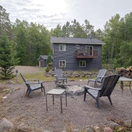 Secluded Hayward Cabin with Hot Tub/on Trailhead, hotel u gradu 'Hayward'