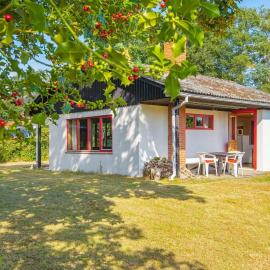 4 person holiday home in Grenaa-By Traum, hotell i Grenå