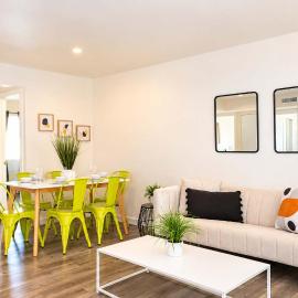 Central 3BR Apt Near Americana