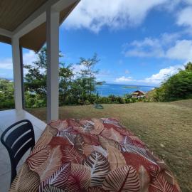 Fare Hanihau, hotel i Uturoa