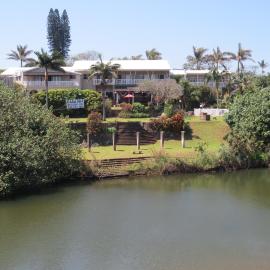 The Tweni Waterfront Guest Lodge, hótel í Port Shepstone