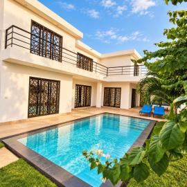Magnifique villa avec piscine, Hotel in Somone