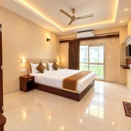 Hotel Golden Wave Puri - Baliapanda Housing Colony - Near Golden Beach- Parking - Restaurant, Hotel in Puri