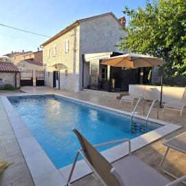 Villa Angelina - design stone house in Markovac