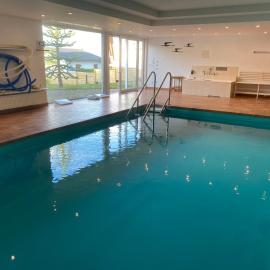 Traum Ferienhaus im Grünen mit Schwimmbad, Sauna & 1200qm Garten, hotel v destinácii Bad Neuenahr-Ahrweiler