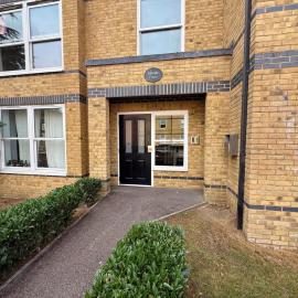 Egham Modern Two Bedroom Apartment、エガムのホテル