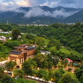 Pleasant Tree Hotels - Luxury Stay Amidst Nature, hotel v destinaci Rājpur