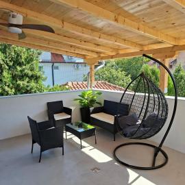 Terrace 25 Apartment Belgrade, готель у місті Krnjača