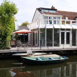 Lovely house on the water near Amsterdam