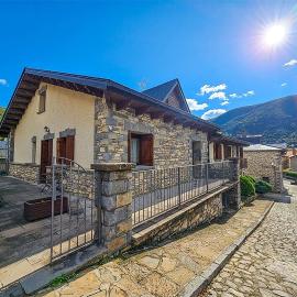 Gavín में, होटल Apartamentos Casa Boira 3000