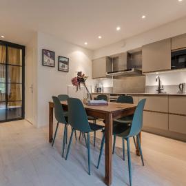 Central Modern Stay with Sauna