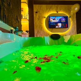 DesiSparsh Luxury With Jacuzzi