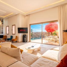 Villa Palms Atlas with Private Heated Pool ,18 Min from Jemaa el-Fna