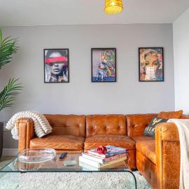 Margate Seafront 2BR with Beachfront View Sleeps 4