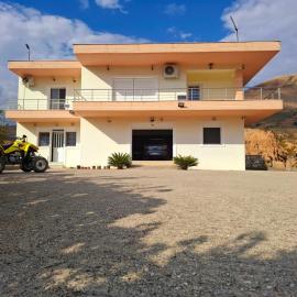 Delvilla, hotel a Delvinë