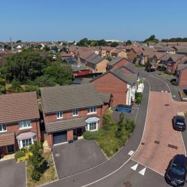 Contractor 4 Bed 2 BA 5 mins to Airport & Barry With Parking