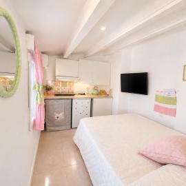 Habitación con baño y cocina, hotel a Caudiel