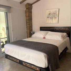 Boutique Eptalofos 15min from airport and sea, hotel a Kouvarás
