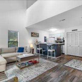 Top-Floor Retreat - Spa at Little River Inn 608