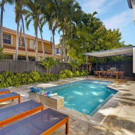 Pool Firepit & Game Room I 10 Min to Everglades