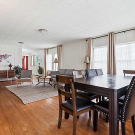 Spacious 4BR for Crews & Groups with Free Parking, Hotel in Lafayette