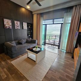 Gray Fox's Highlands Brinchang - Netflix and free paid parking