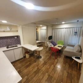 Rajhans belliza by stay heaven 2bhk luxury flat, hotelli kohteessa Dumas