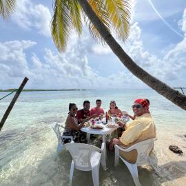 Cabaña sobre el mar isla Guarsidub Guna Yala, hotel a Cagantupo