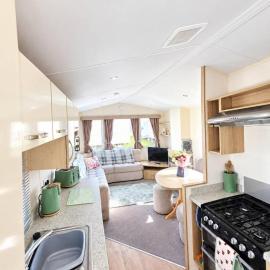 2 Bed Caravan - Sleeps 4 - Free Parking