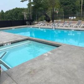 Weirs Beach Condo the Perfect Getaway Destination, hotel din Laconia