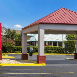 Red Roof Inn & Suites Statesboro - University – hotel w mieście Statesboro