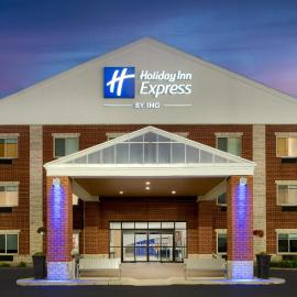 Holiday Inn Express & Suites Southfield - Detroit، فندق في ساوثفيلد
