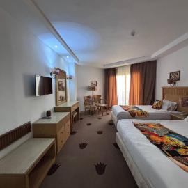 R Pyramids Hotel