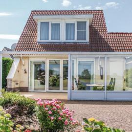 Cozy Home In Stevensweert With House Sea View