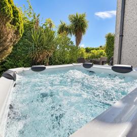 Family Coastal Escape Hot Tub, Cinema & Games Room