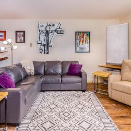 One-Bedroom Loft Condo w Full Mountain Views