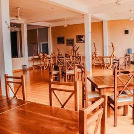 Yodakndiyaau Hotel, hotel u gradu Yala