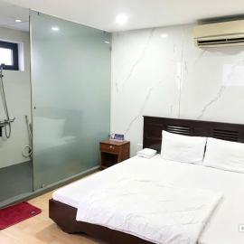 Tom Hotel, hotel i Mang Cà