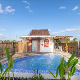 Villa New D'Bamboo by Plesirhatiyogja
