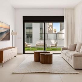 Spacious 4BR Luxury Apartment l Huge Balcony & Mamad