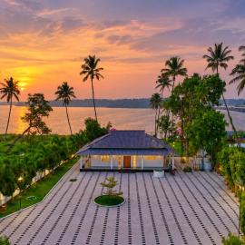 The White Lotus Ashtamudi by VOYE HOMES - Pet Friendly & Events Welcome: Kollam şehrinde bir otel