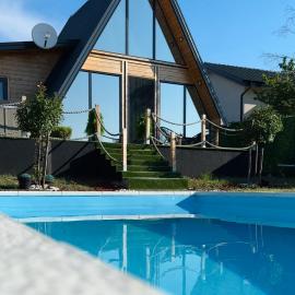 A-Frame Wellness Villa with Private Pool, Sauna & Jacuzzi near Belgrade, hotel v destinaci Koraćica