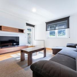 Barthe Holidays I Apartamento moderno en Arinsal 6PAX a pie de pistas, balcón con vistas y parking I Sol
