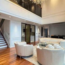 Modern Executive Apartment With Stunning Skyline View
