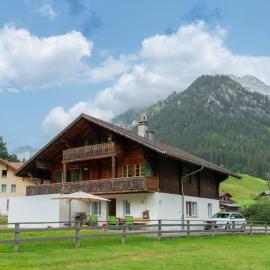 Apartment Chalet Alte Post by Interhome: Schwenden şehrinde bir otel