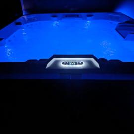 Tyson House Jakuzzi Mikrevo