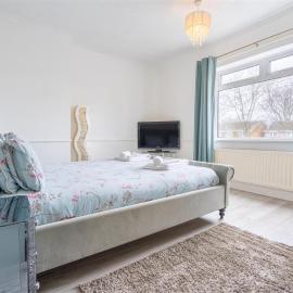 Whitley Bay - Sleeps 6 - Parking - Fast Wifi - Dogs Welcome