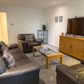 Comfortable, self contained 2 double beds town apartment near Pittodrie Stadium, hotel a Aberdeen