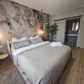 Margo Gästezimmer- Wohlfühlen mit eigenem Eingang, Bad & Terrasse, hotel v destinaci Oedt